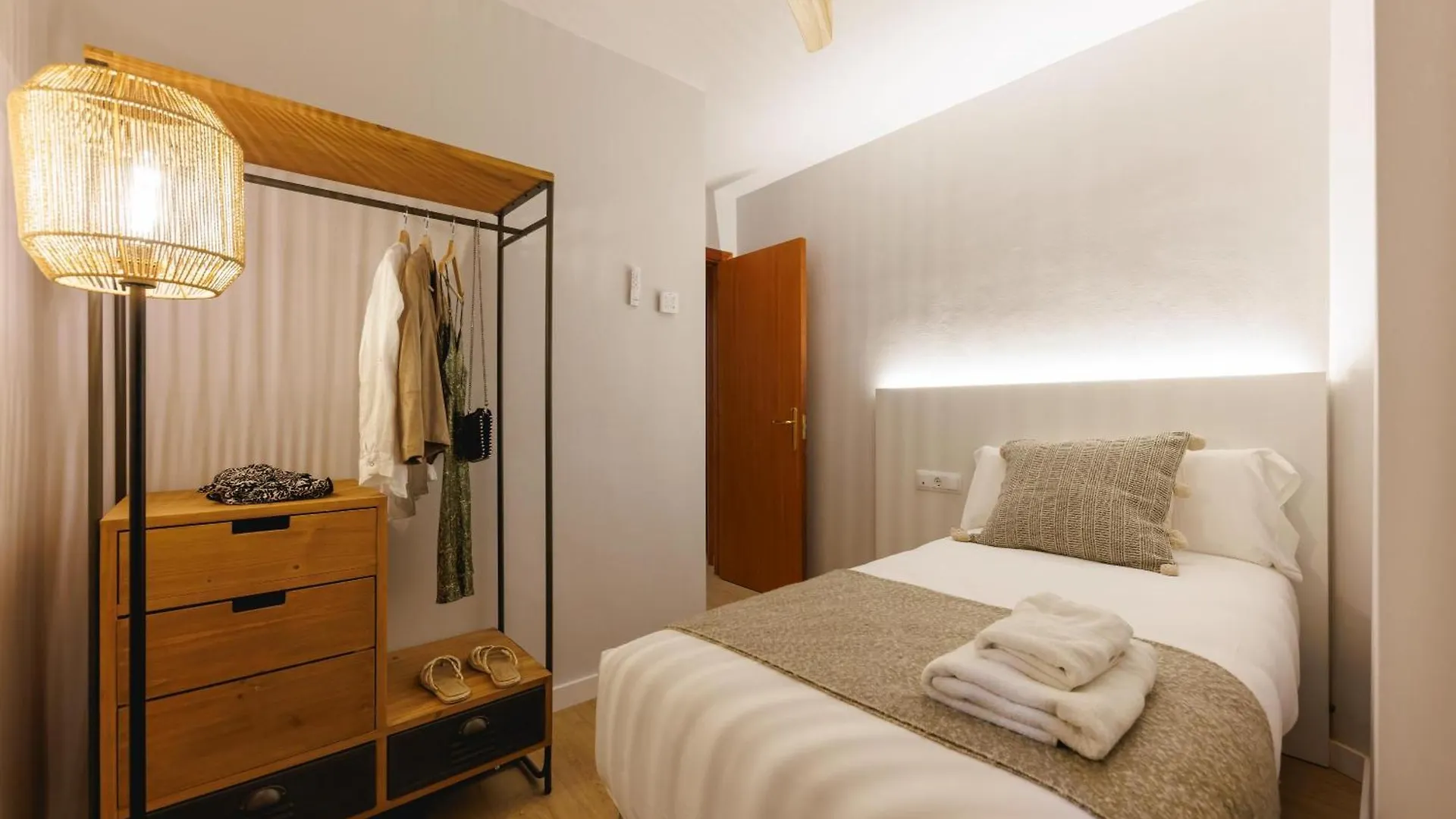 Bravissimo Catedral Apartment Girona Spain